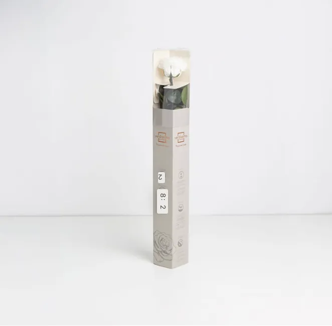 Rose blanche stabilisée sur tige